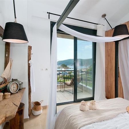 Seathon Seafront Beach Villa In Kalamitsi Екстер'єр фото