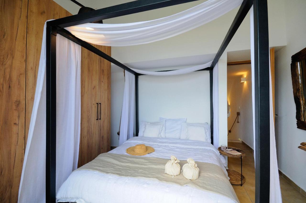 Seathon Seafront Beach Villa In Kalamitsi Екстер'єр фото