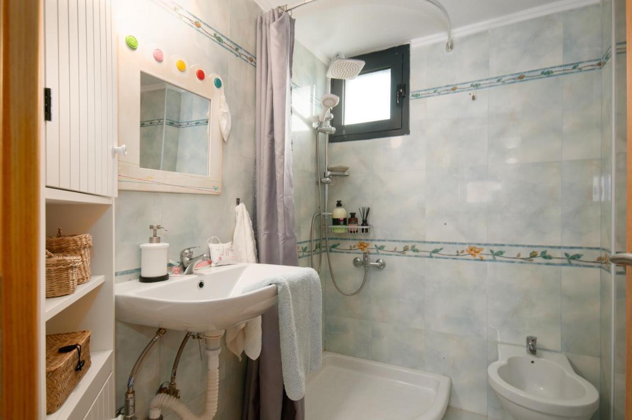 Seathon Seafront Beach Villa In Kalamitsi Екстер'єр фото