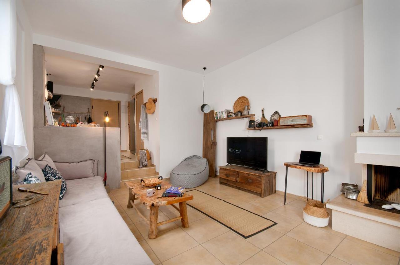 Seathon Seafront Beach Villa In Kalamitsi Екстер'єр фото