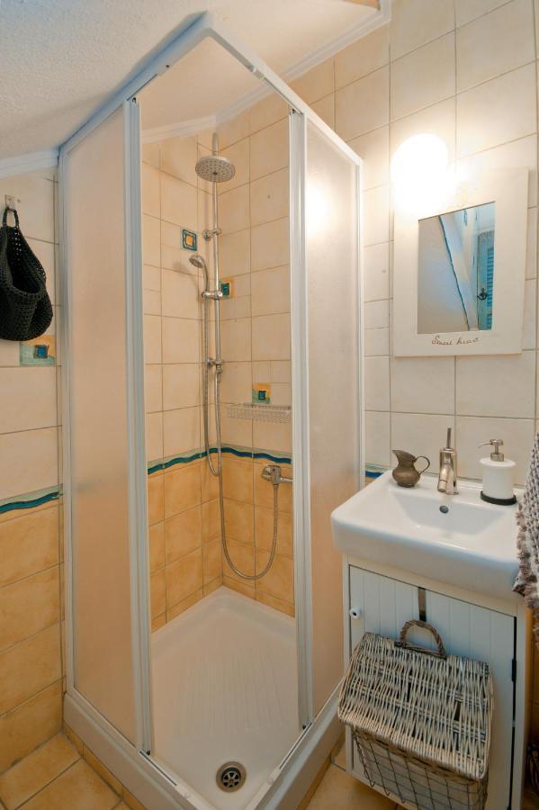 Seathon Seafront Beach Villa In Kalamitsi Екстер'єр фото